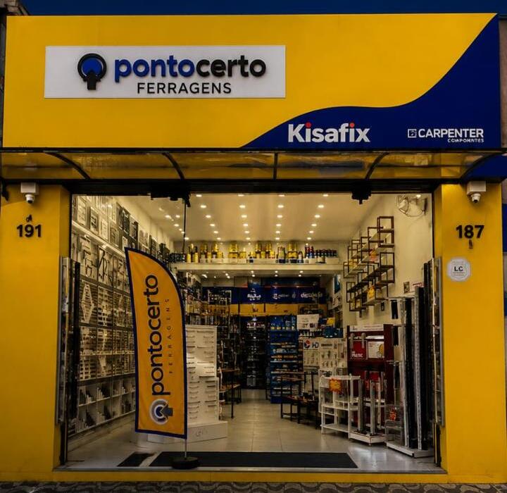 Fachada da Ponto Certo Ferragens na Rua Monsenhor Anacleto, 191, Brás